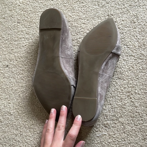 Steve Madden // Grey Suede Flats 6.5 - Picture 4 of 6